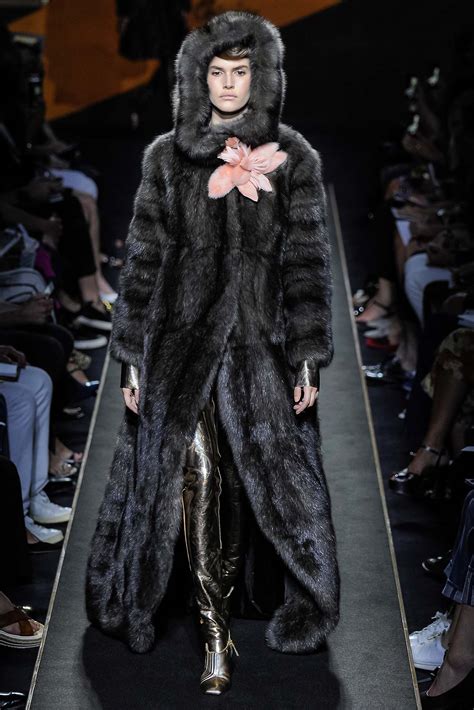 fendi abiti da cerimonia 2015|Fendi Fall 2015 Ready.